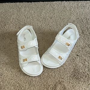 Quilted white sandal